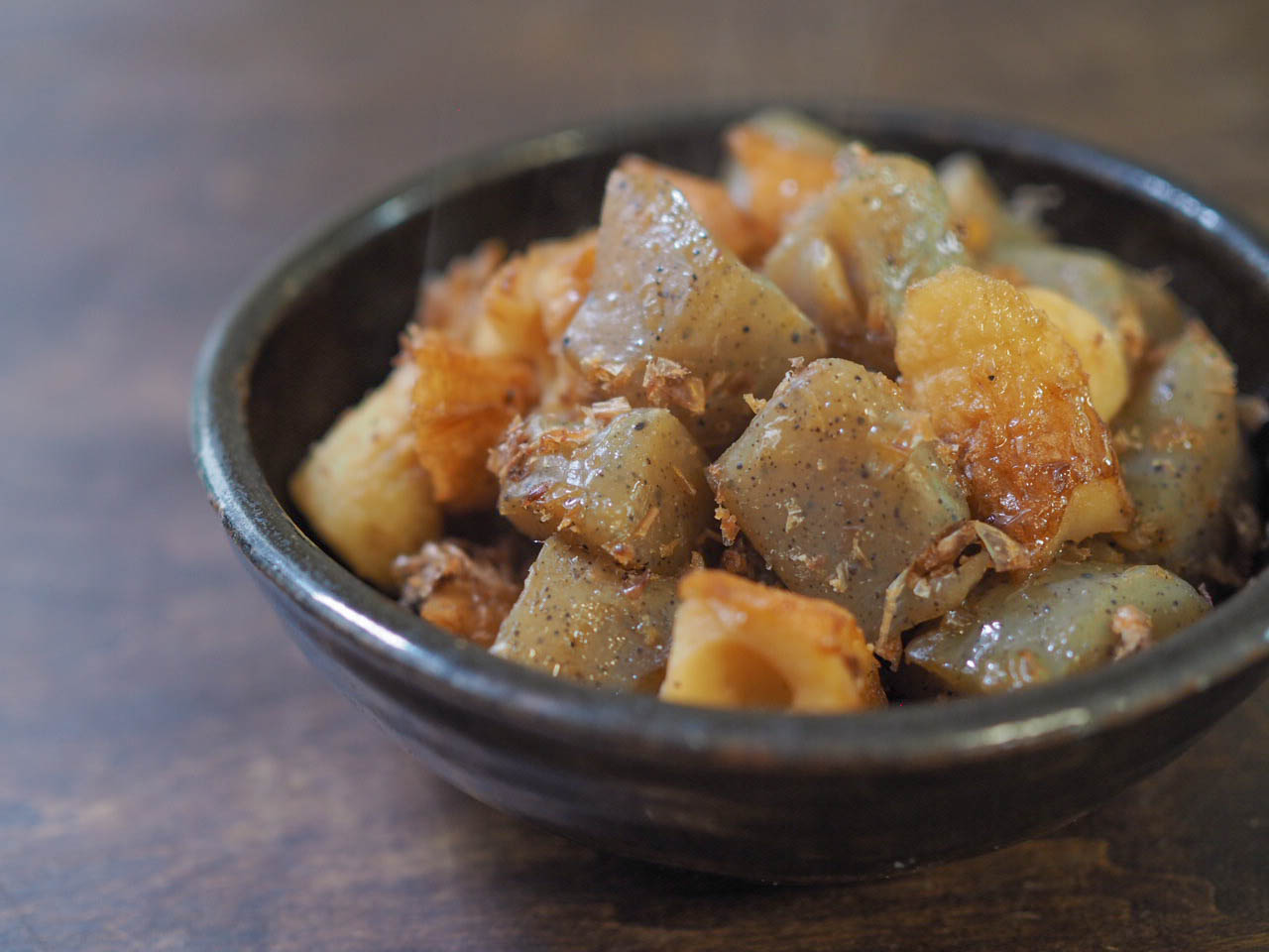 【こんにゃくとちくわの甘辛煮】